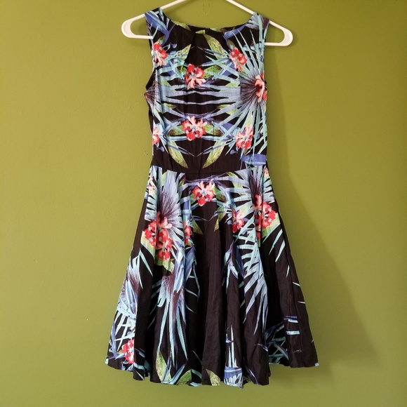 Closet Dresses & Skirts - Tropical Print Retro Pinup Dress